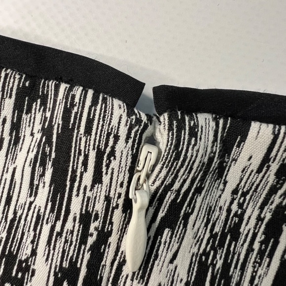 Banana Republic Dress - Office Career Shift Dress - Size 6 - EUC - Black White - Picture 16 of 16